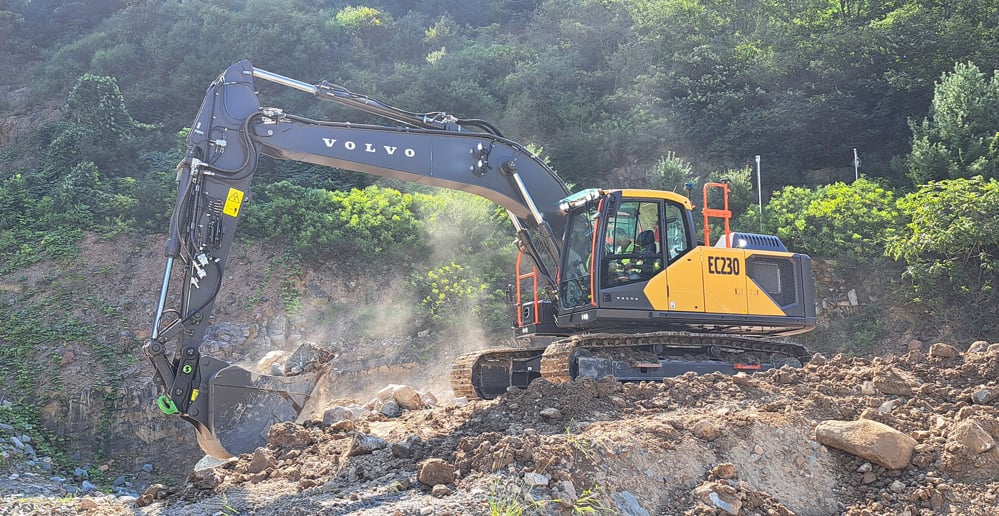 Volvo EC230