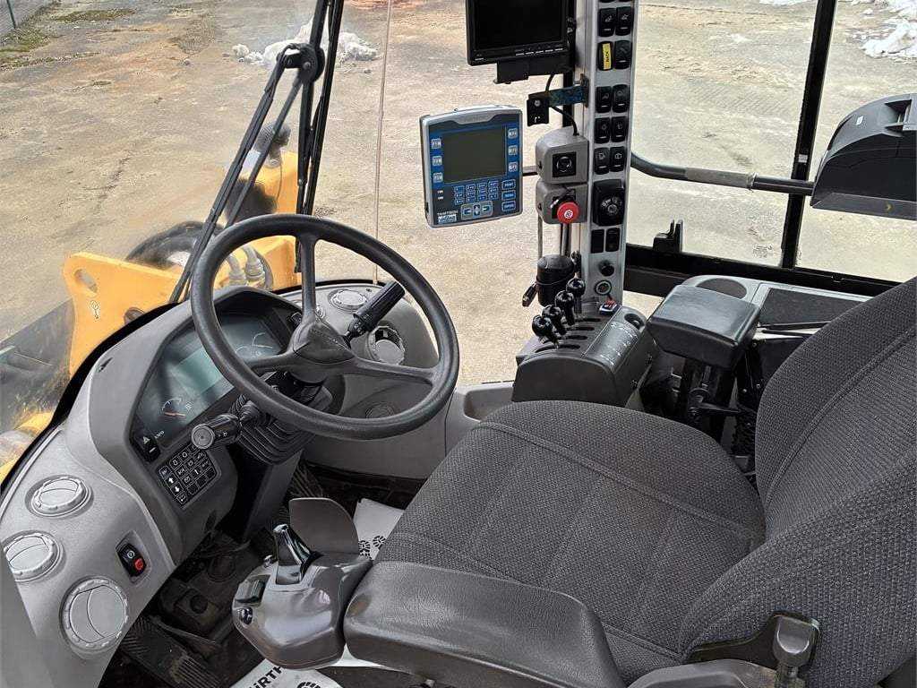 volvo-l120f,l120f_26053a-9.jpg